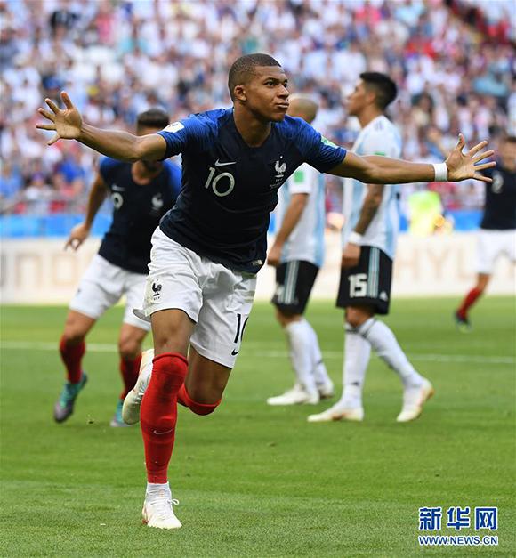 签到2027年！山东泰山续约中超最贵外援，克雷桑入籍或助国足！