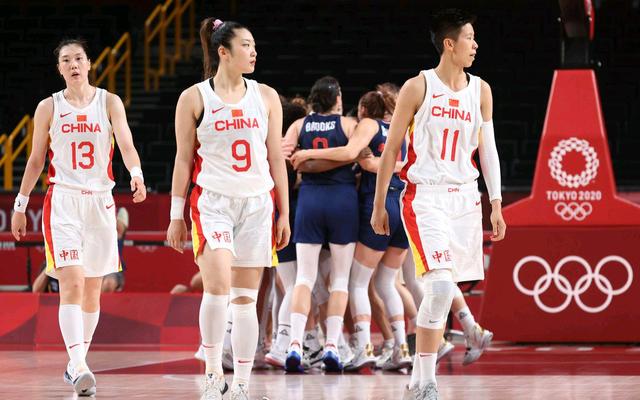 约基奇缺阵掘金大胜快船 文班10分马刺负雄鹿