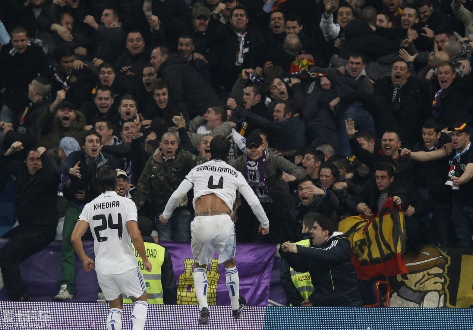 罗马诺：西蒙斯预计缺席莱比锡今日比赛，他已决定转投切尔西