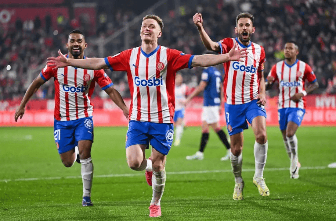 意乙巴里队客场0-5惨败，在返程航班上球迷与球员发生冲突