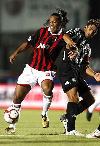 费林加撰文探讨斯莱格斯执教球队内部问题