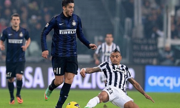 阿斯：巴萨本赛季球场外事务增多，弗里克比上赛季更加情绪化